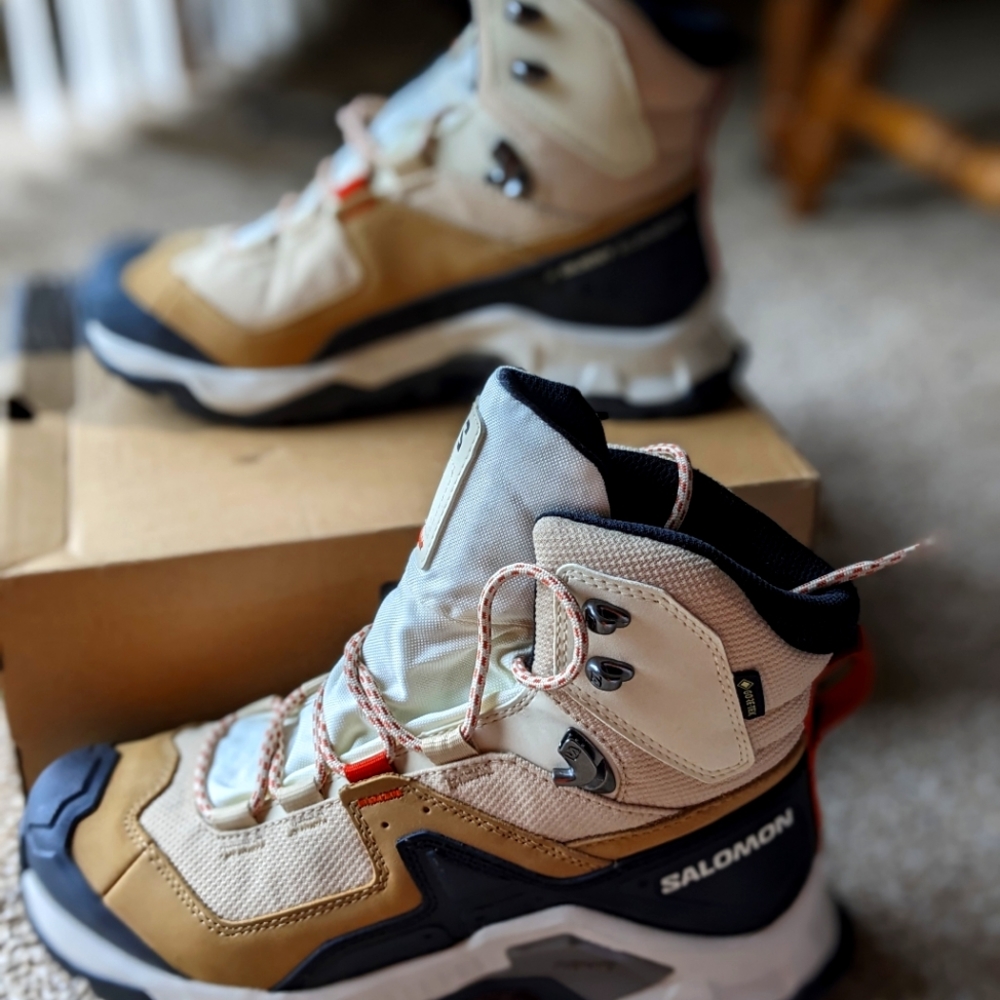 Salomon quest element GTX women size 8 us